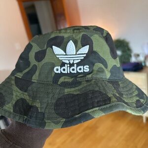 Adidas camo bucket hat. Can be worn for men or women